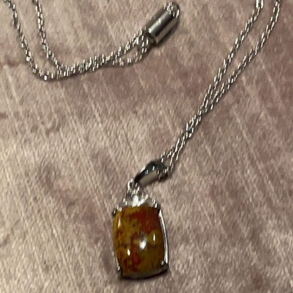 Dainty Red Seam African Agate Set in a Sterling Silver Pendant Necklace NWOTS - Picture 7 of 10
